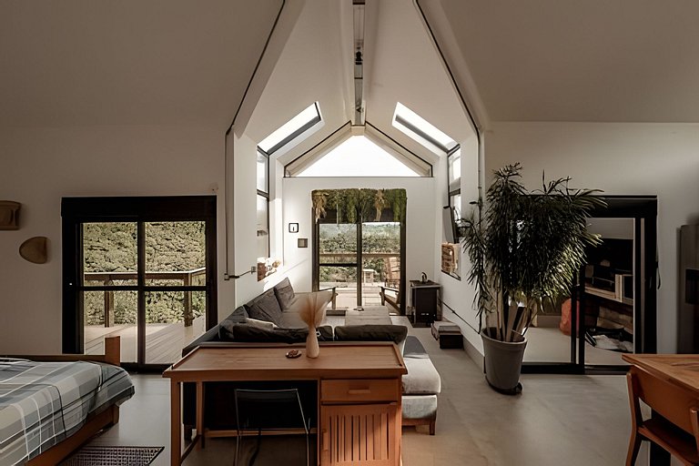 Cabana sobre o cafezal com ofurô e Starlink