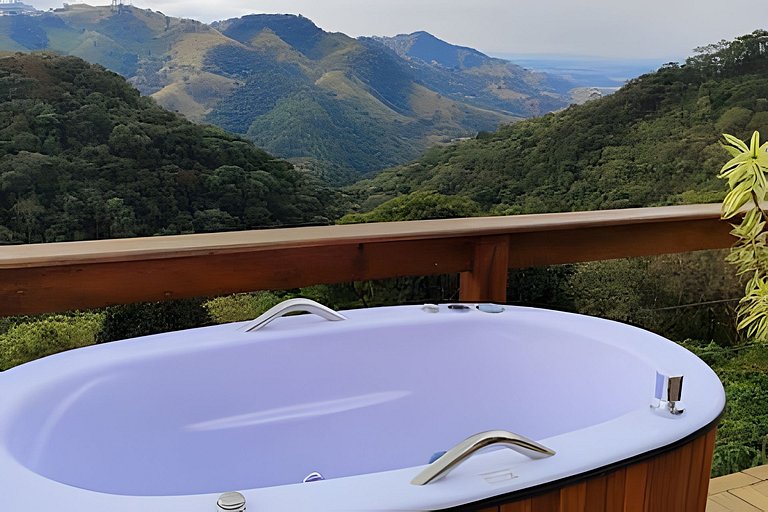 Cabana sobre o cafezal com ofurô e Starlink