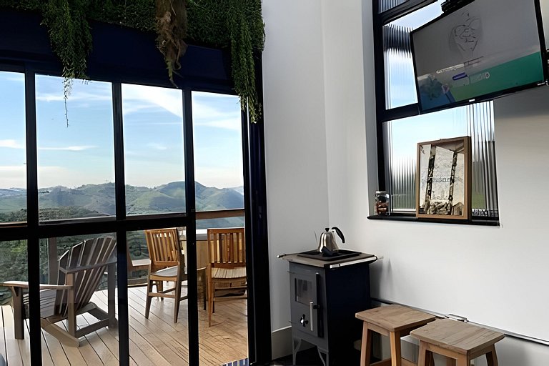 Cabana sobre o cafezal com ofurô e Starlink