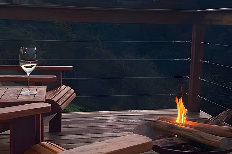 Cabana sobre o cafezal com ofurô e Starlink