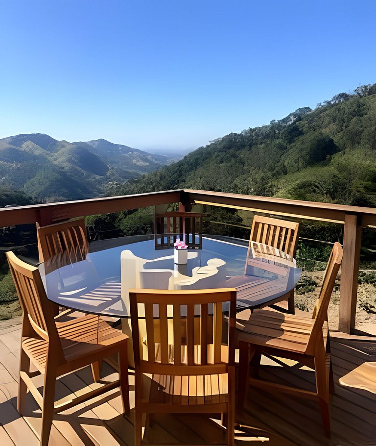 Cabana sobre o cafezal com ofurô e Starlink