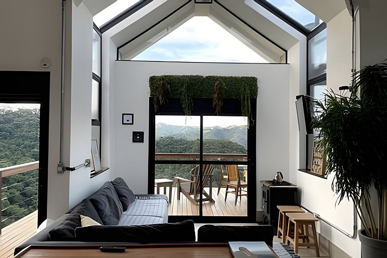 Cabana sobre o cafezal com ofurô e Starlink