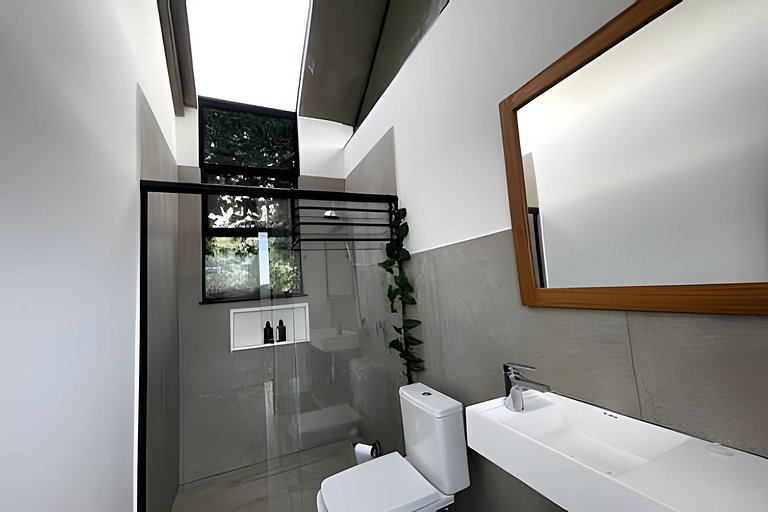 Cabana sobre o cafezal com ofurô e Starlink