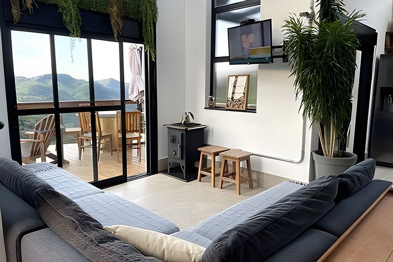 Cabana sobre o cafezal com ofurô e Starlink