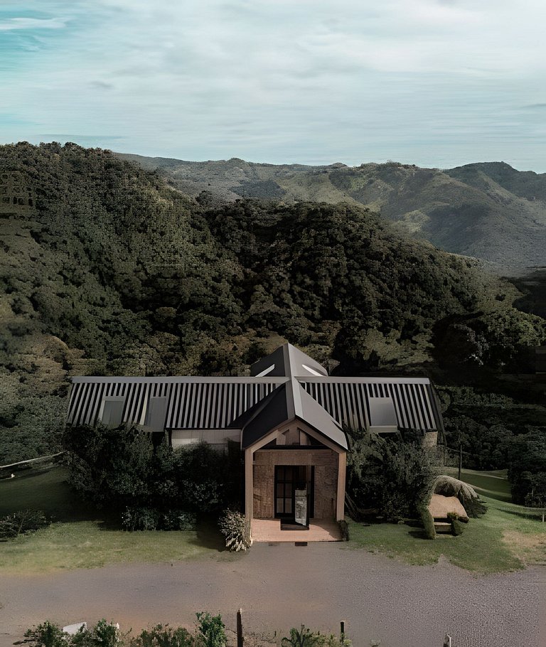 Cabana sobre o cafezal com ofurô e Starlink