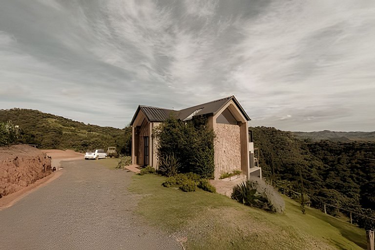 Cabana sobre o cafezal com ofurô e Starlink